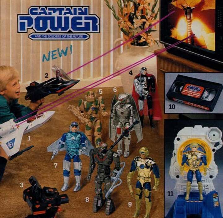 Foto de revista de la línea de juguetes de 'Captain Power and the Soldiers of the Future' de Mattel.