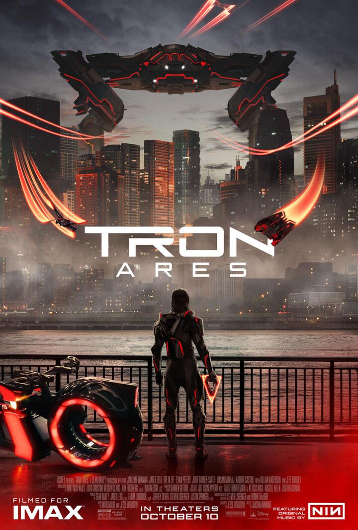 Póster oficial de “Tron: Ares” (2025), la nueva película de ciencia ficción de Disney protagonizada por Jared Leto.