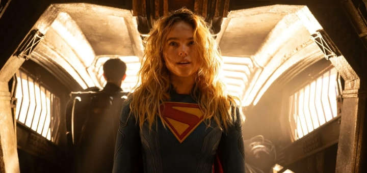 Supergirl película fracaso taquilla polémica James Gunn.